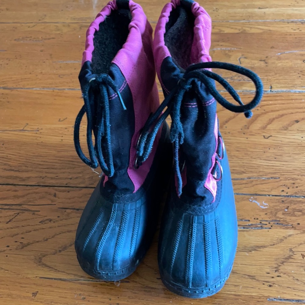 Girls snow boots 11